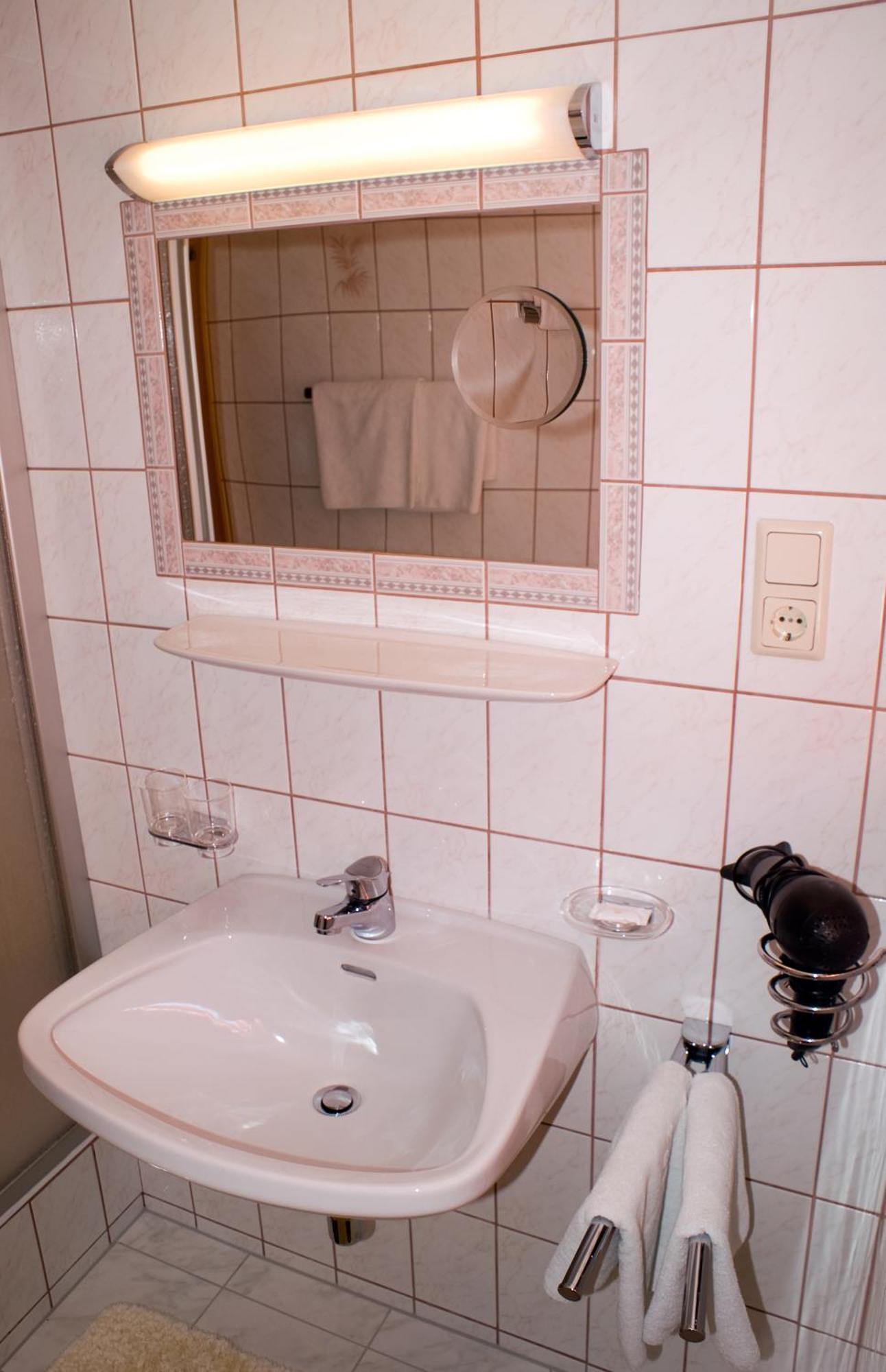 Gaestehaus Resi イェルツェンス エクステリア 写真