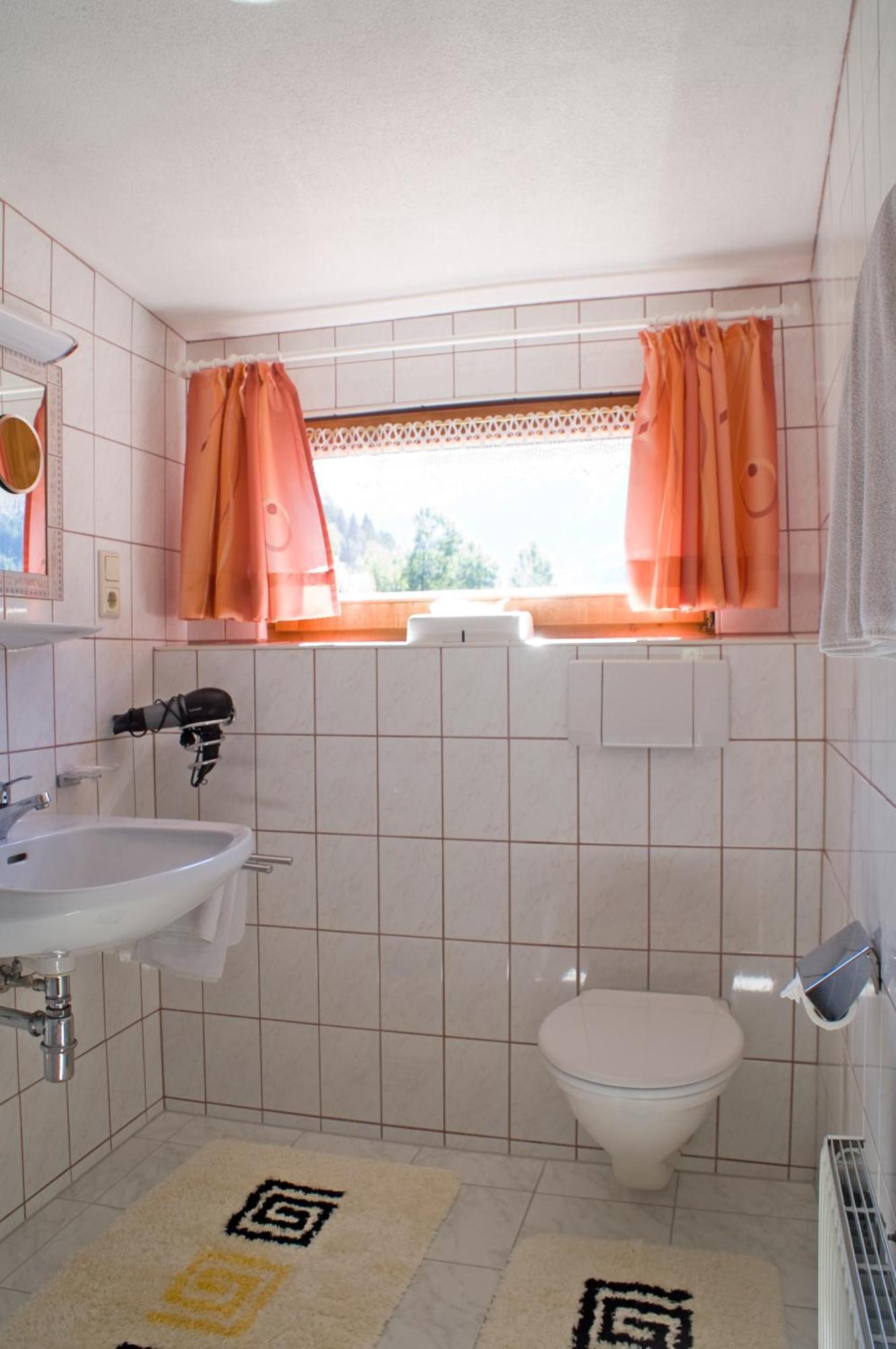 Gaestehaus Resi イェルツェンス エクステリア 写真