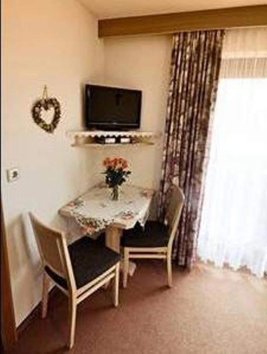 Gaestehaus Resi イェルツェンス エクステリア 写真