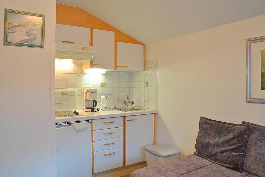 Gaestehaus Resi イェルツェンス エクステリア 写真