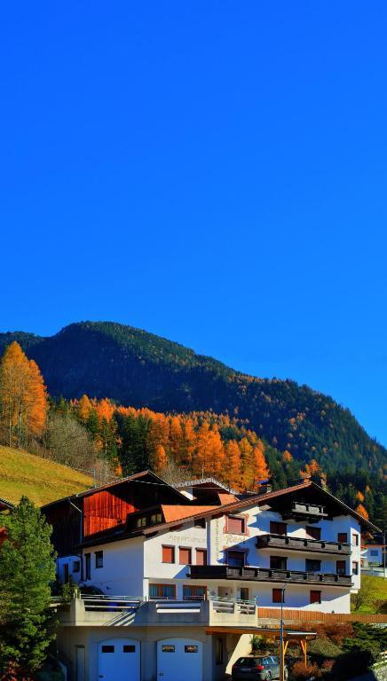 Gaestehaus Resi イェルツェンス エクステリア 写真